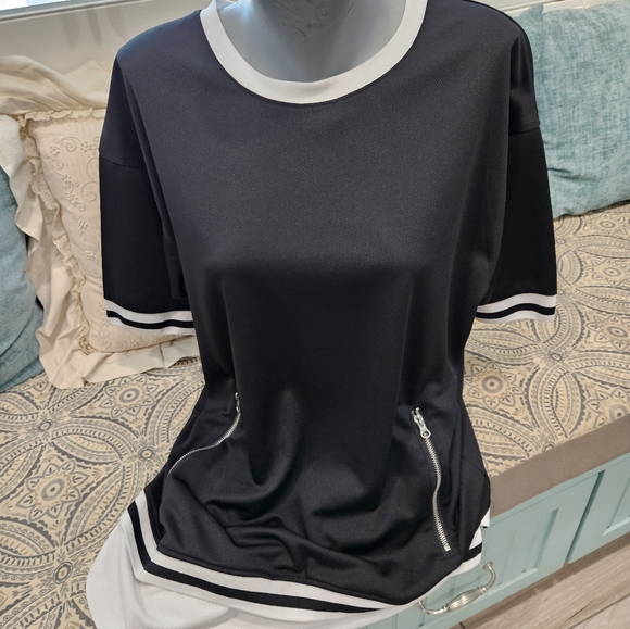 Sporty top by Carbon - Picture 5 of 8